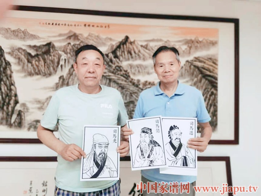 香港澳门区旗设计者肖红教授为司马展馆绘制人物画像.jpg