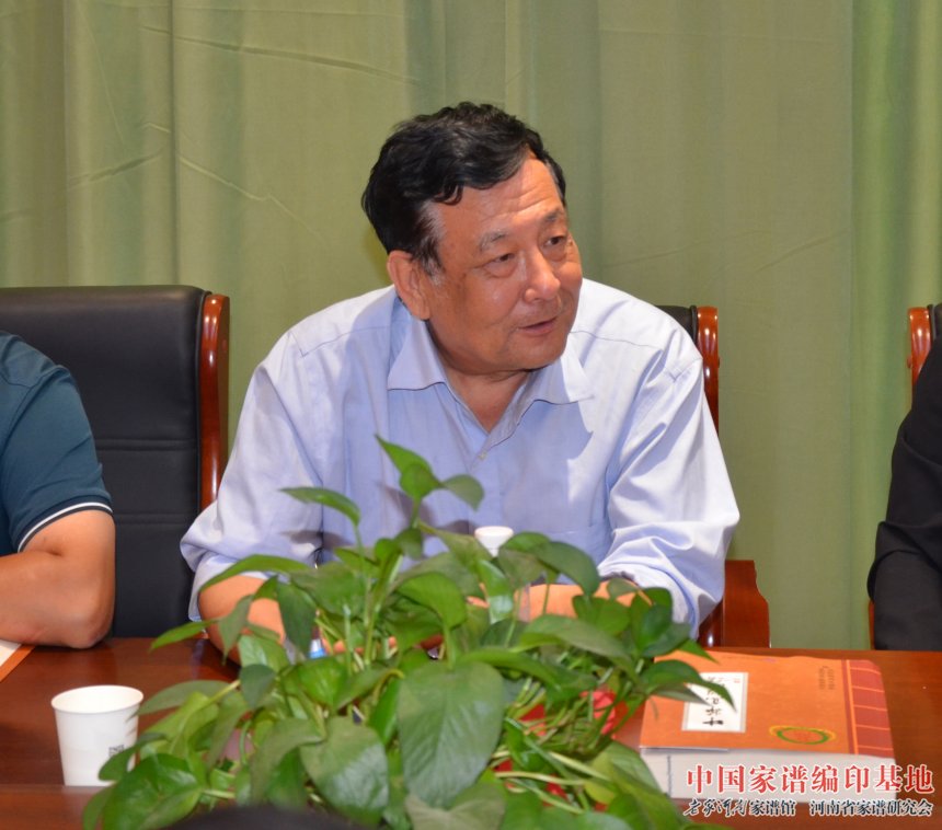 石小生讲话.jpg